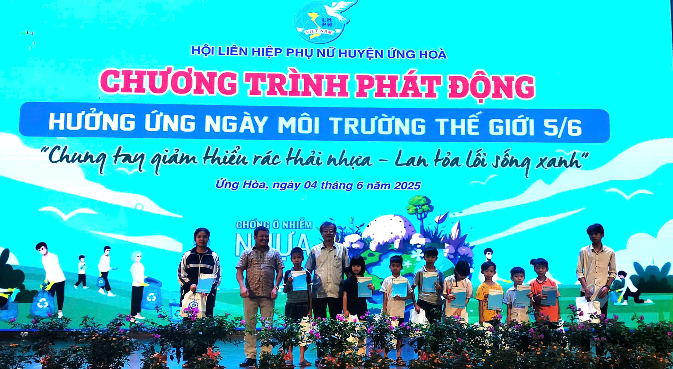 Hội LHPN huyện Ứng Hòa: Chung tay giảm thiểu rác thải nhựa – Lan tỏa lối sống xanh - ảnh 7
