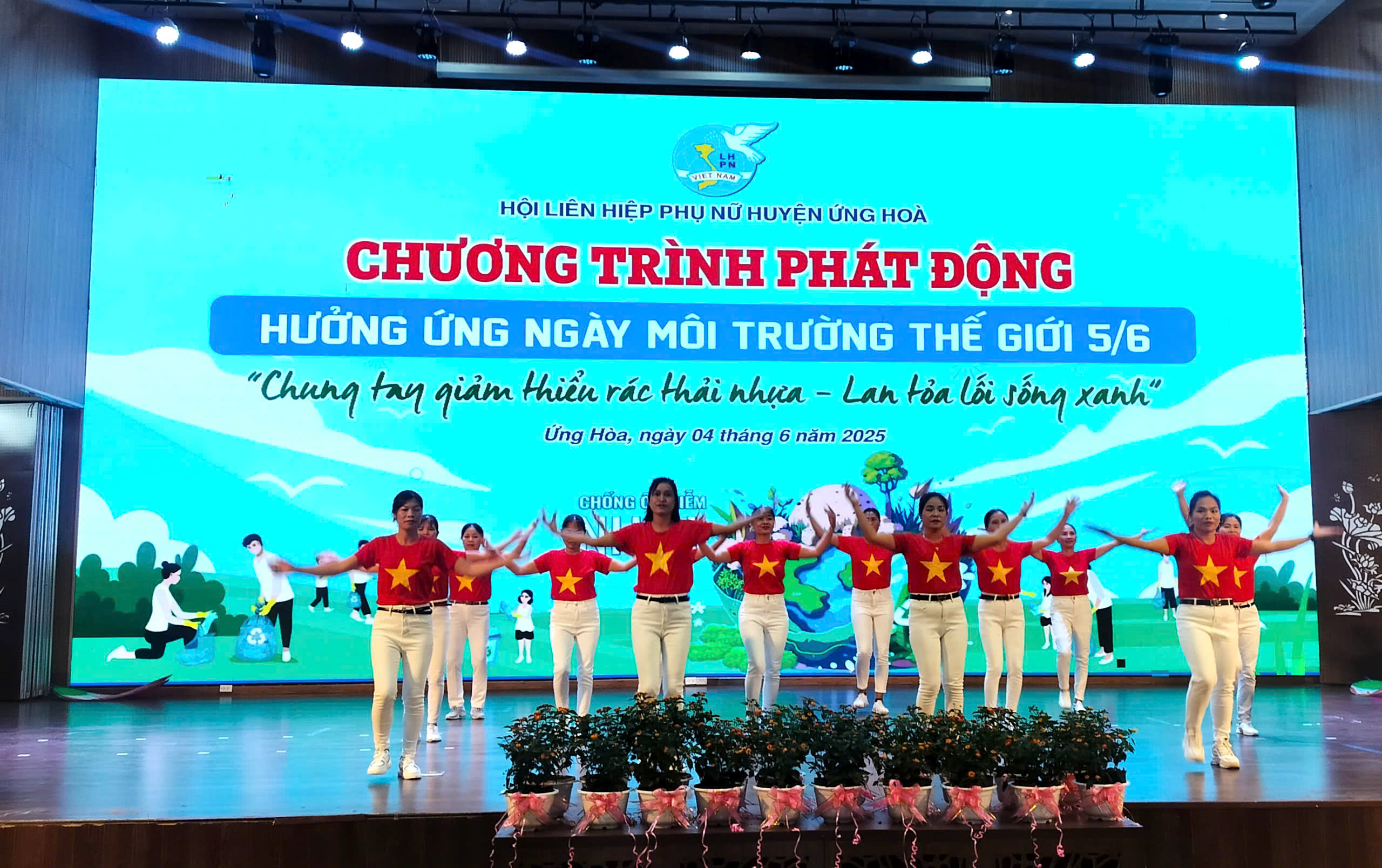 Hội LHPN huyện Ứng Hòa: Chung tay giảm thiểu rác thải nhựa – Lan tỏa lối sống xanh - ảnh 1