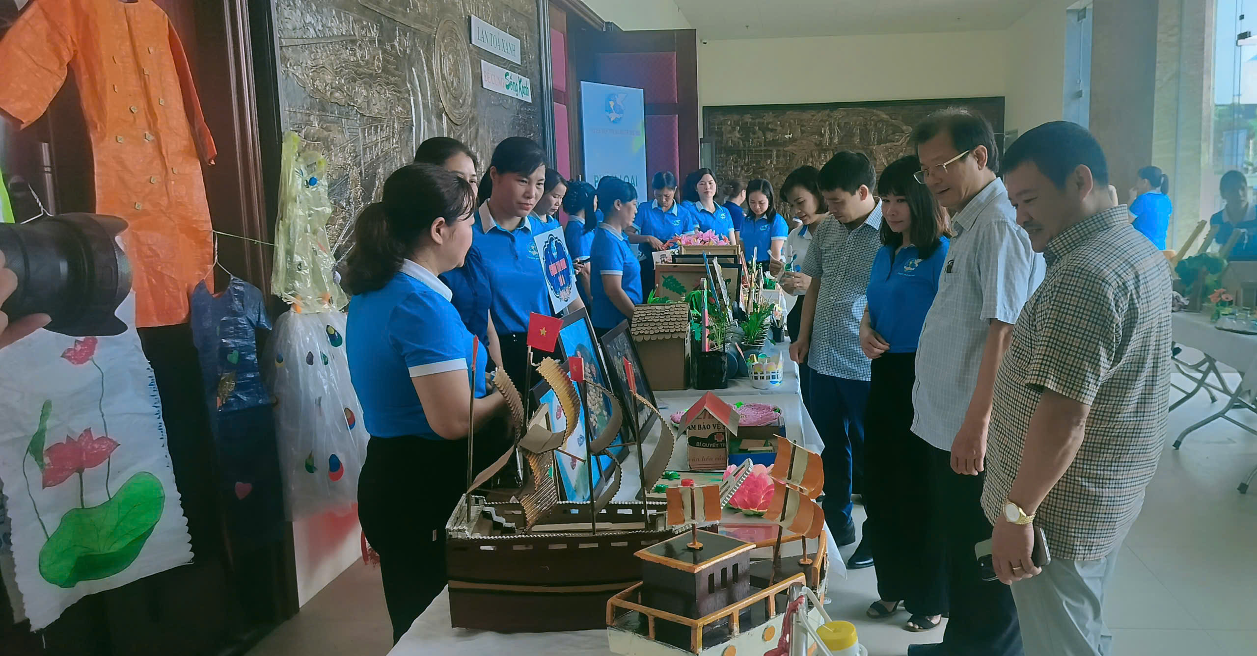 Hội LHPN huyện Ứng Hòa: Chung tay giảm thiểu rác thải nhựa – Lan tỏa lối sống xanh - ảnh 2