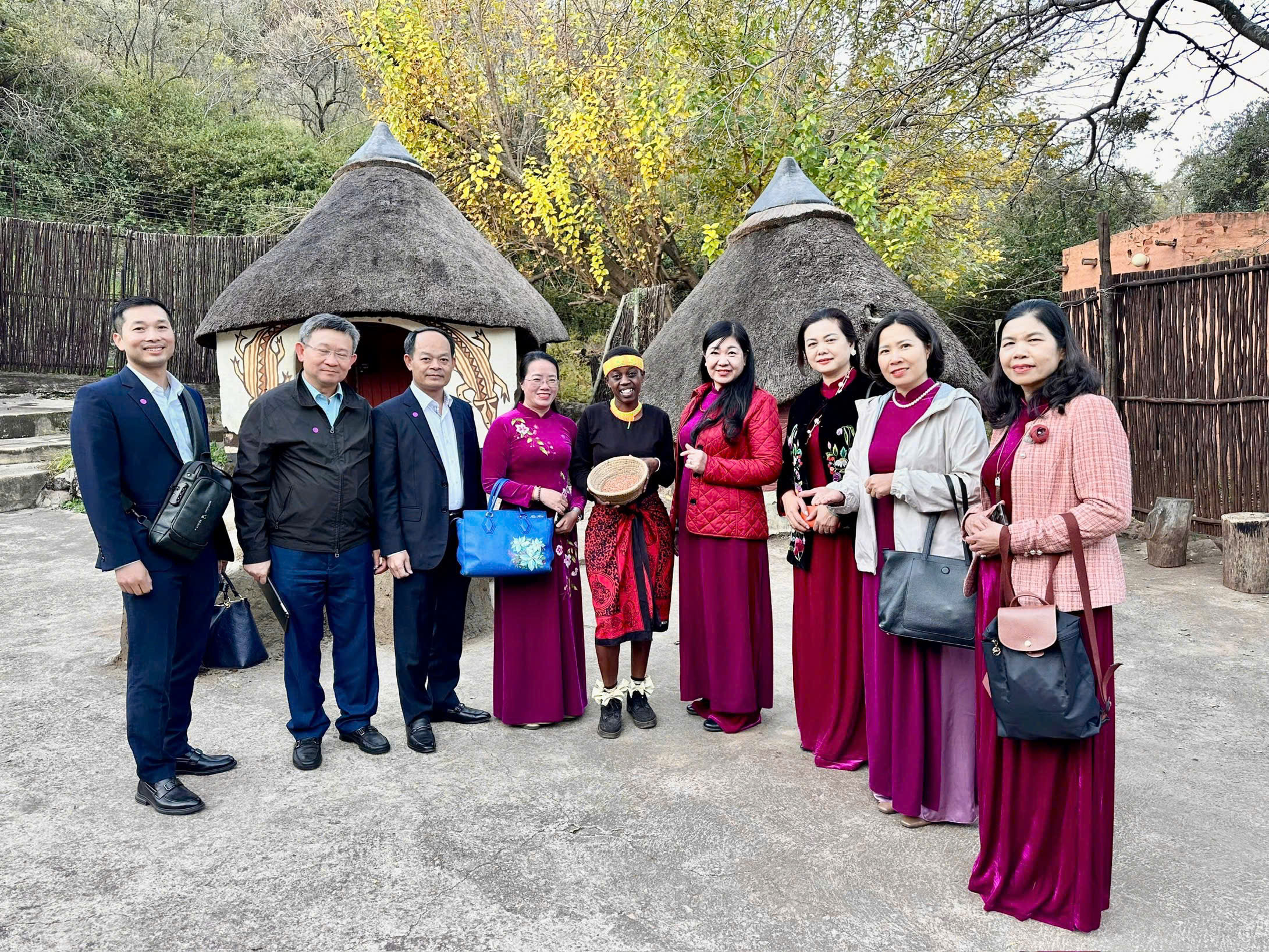 Thúc đẩy hơn nữa mối quan hệ hợp tác giữa Hà Nội và các địa phương tại Ai Cập và Nam Phi - ảnh 6