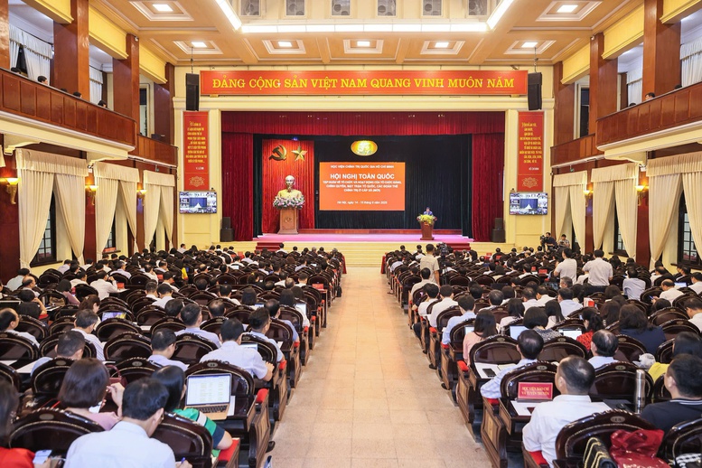 Điều quan trọng nhất trong cuộc cách mạng về bộ máy là chuyển đổi trạng thái sang kiến tạo, chủ động phục vụ người dân - ảnh 1