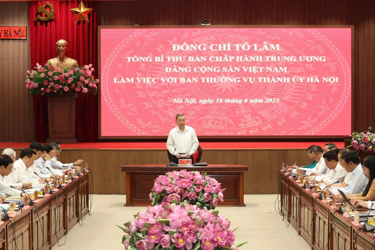 Trong quá trình triển khai chính quyền địa phương hai cấp, phải đặt lợi ích chung lên trên hết - ảnh 1