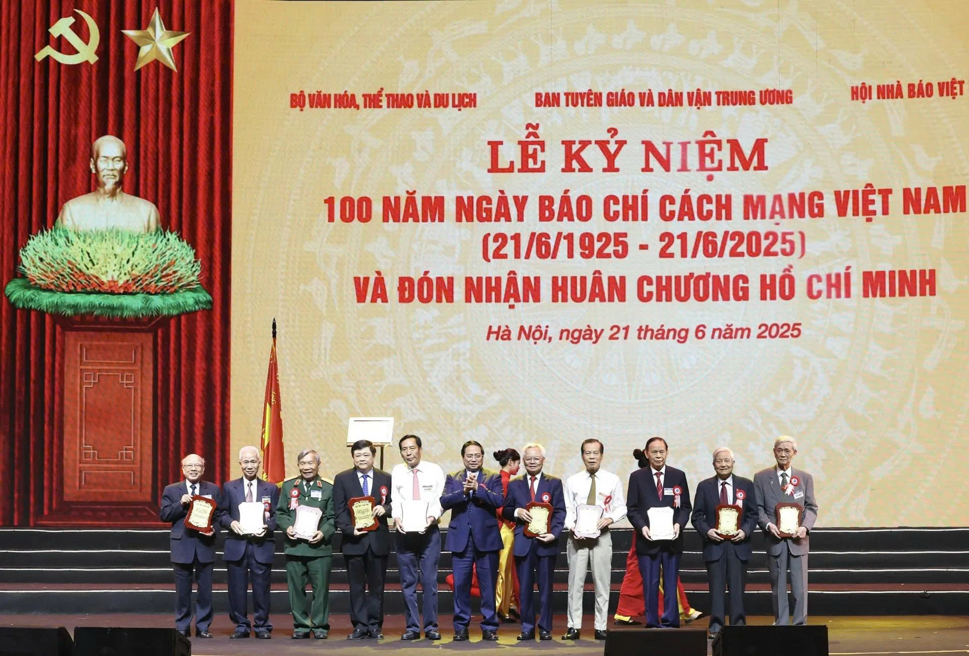 Tổng Bí thư Tô Lâm dự Lễ kỷ niệm 100 năm Ngày Báo chí cách mạng Việt Nam - ảnh 8