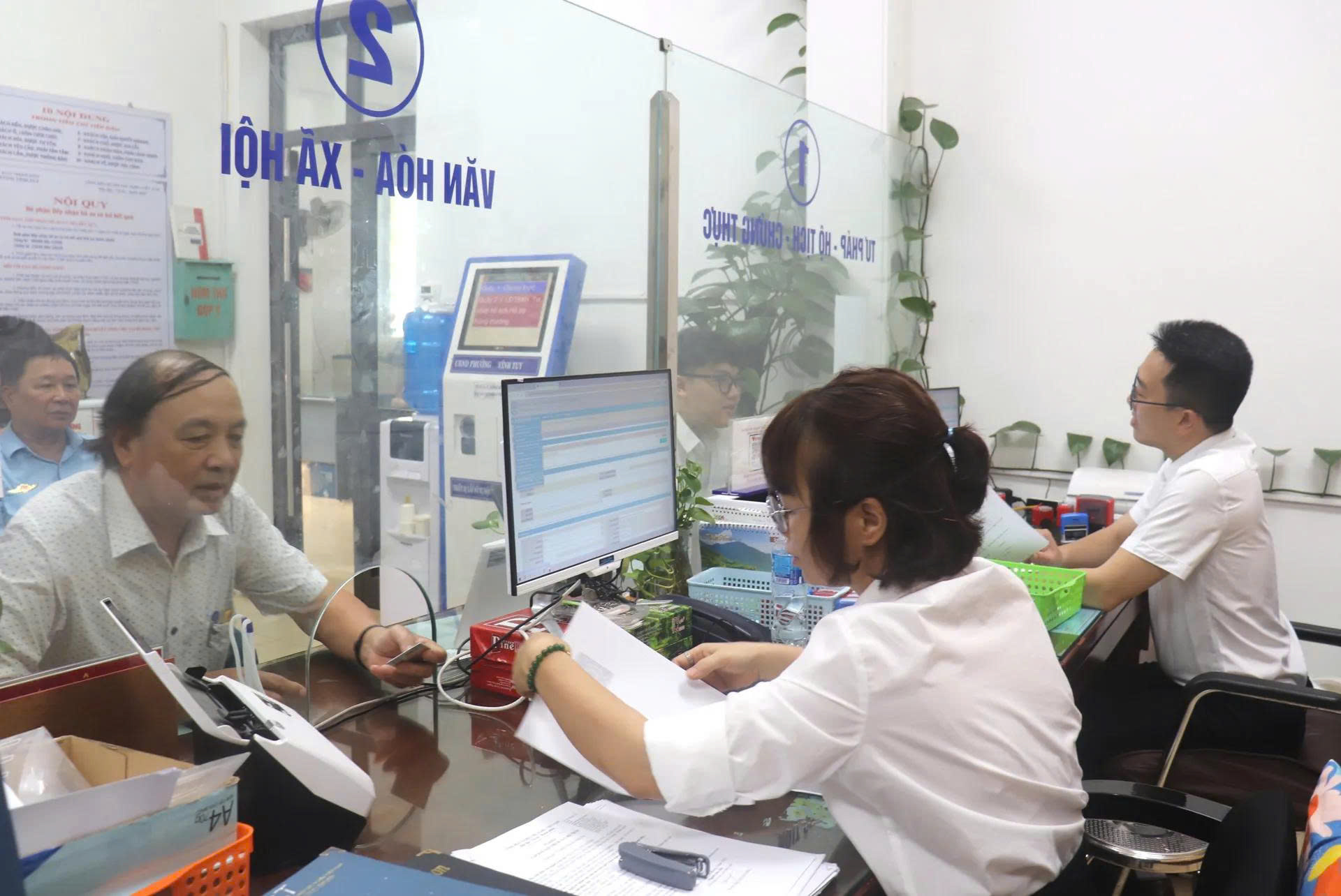 Hà Nội: Bài bản, chủ động, hướng tới bộ máy hành chính tinh gọn, phục vụ tốt nhất cho người dân - ảnh 1