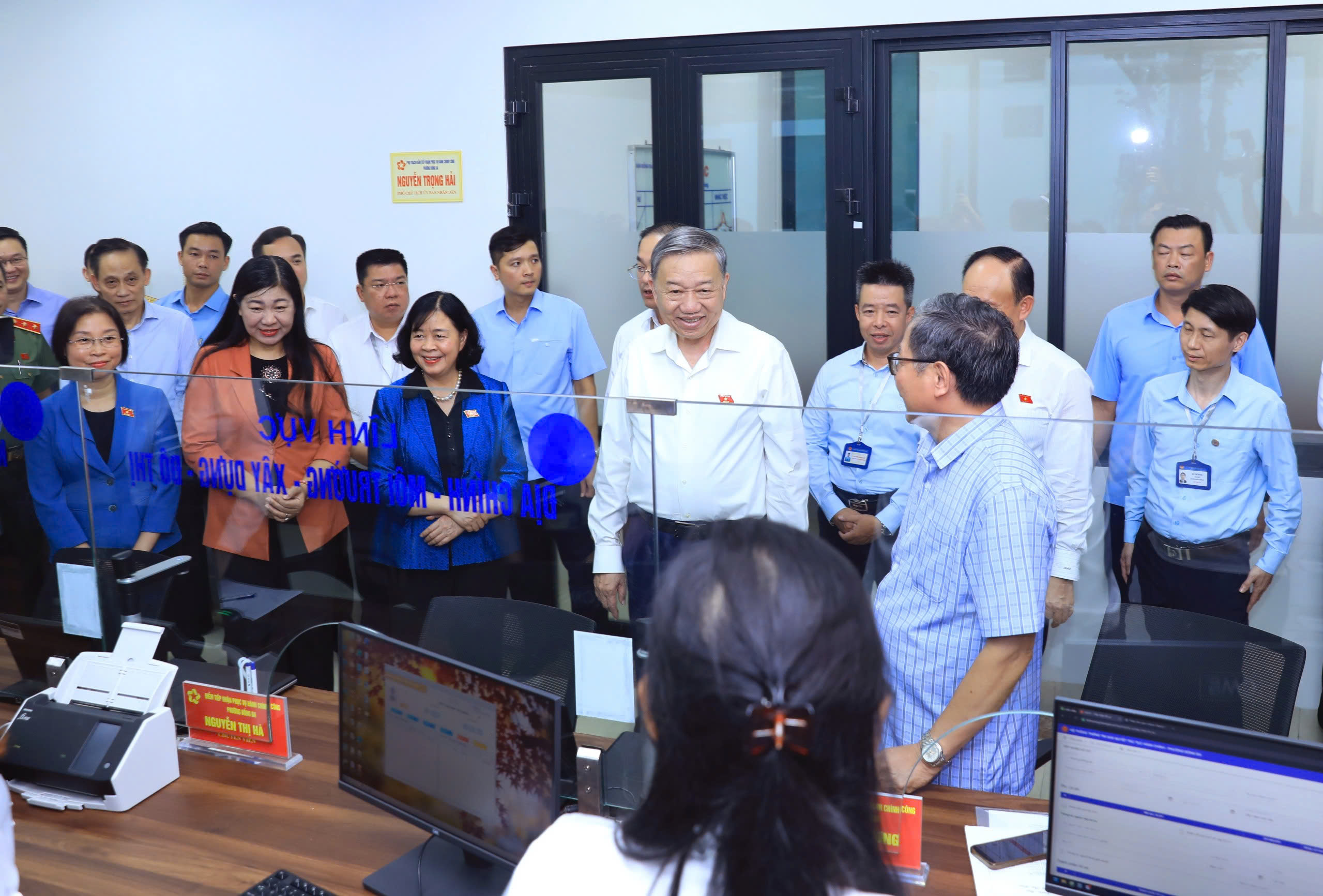 Tổng Bí thư Tô Lâm tiếp xúc cử tri Hà Nội sau Kỳ họp thứ 9, Quốc hội khóa XV - ảnh 2