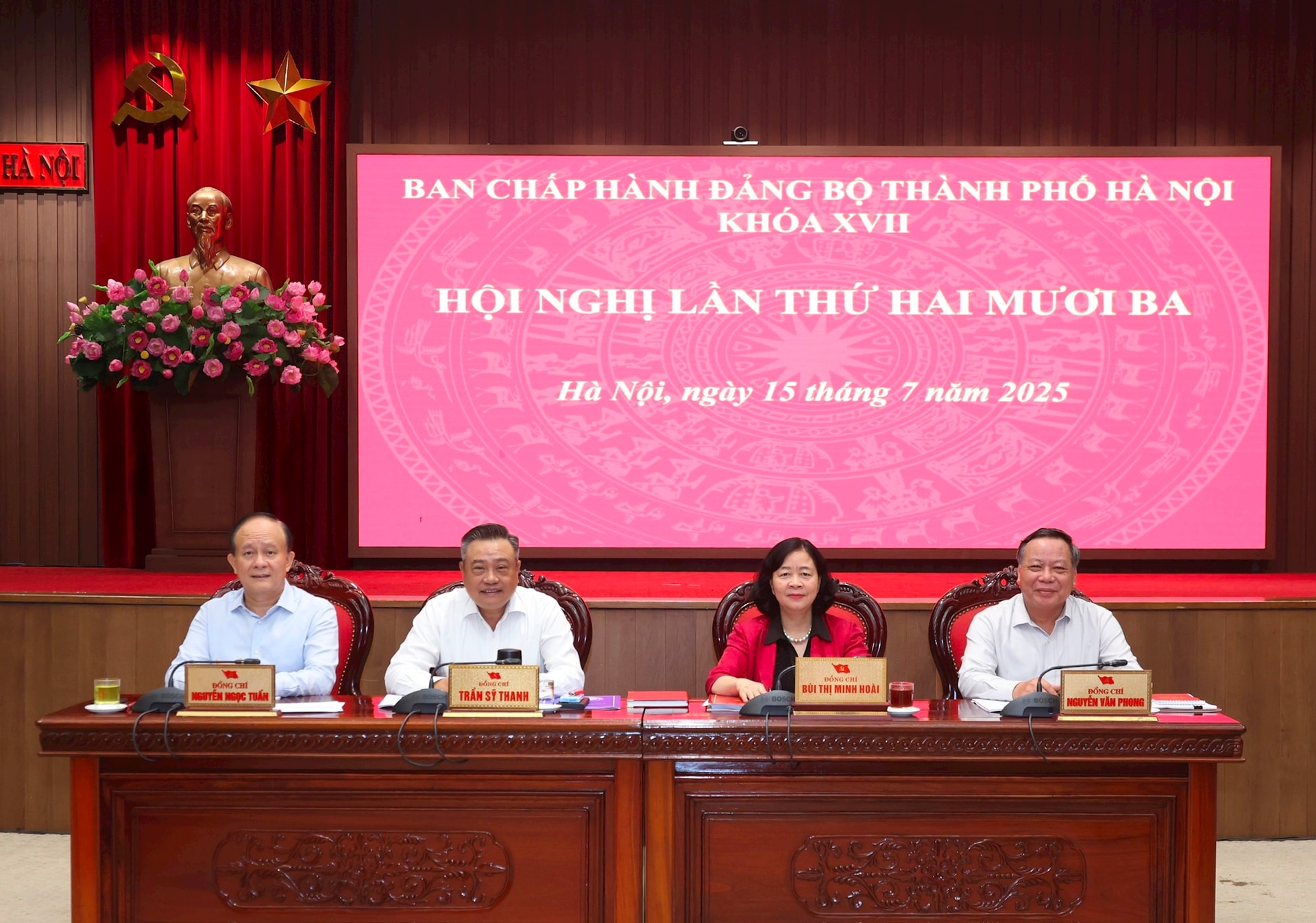 Khai mạc Hội nghị lần thứ 23 Ban chấp hành Đảng bộ thành phố Hà Nội - ảnh 1
