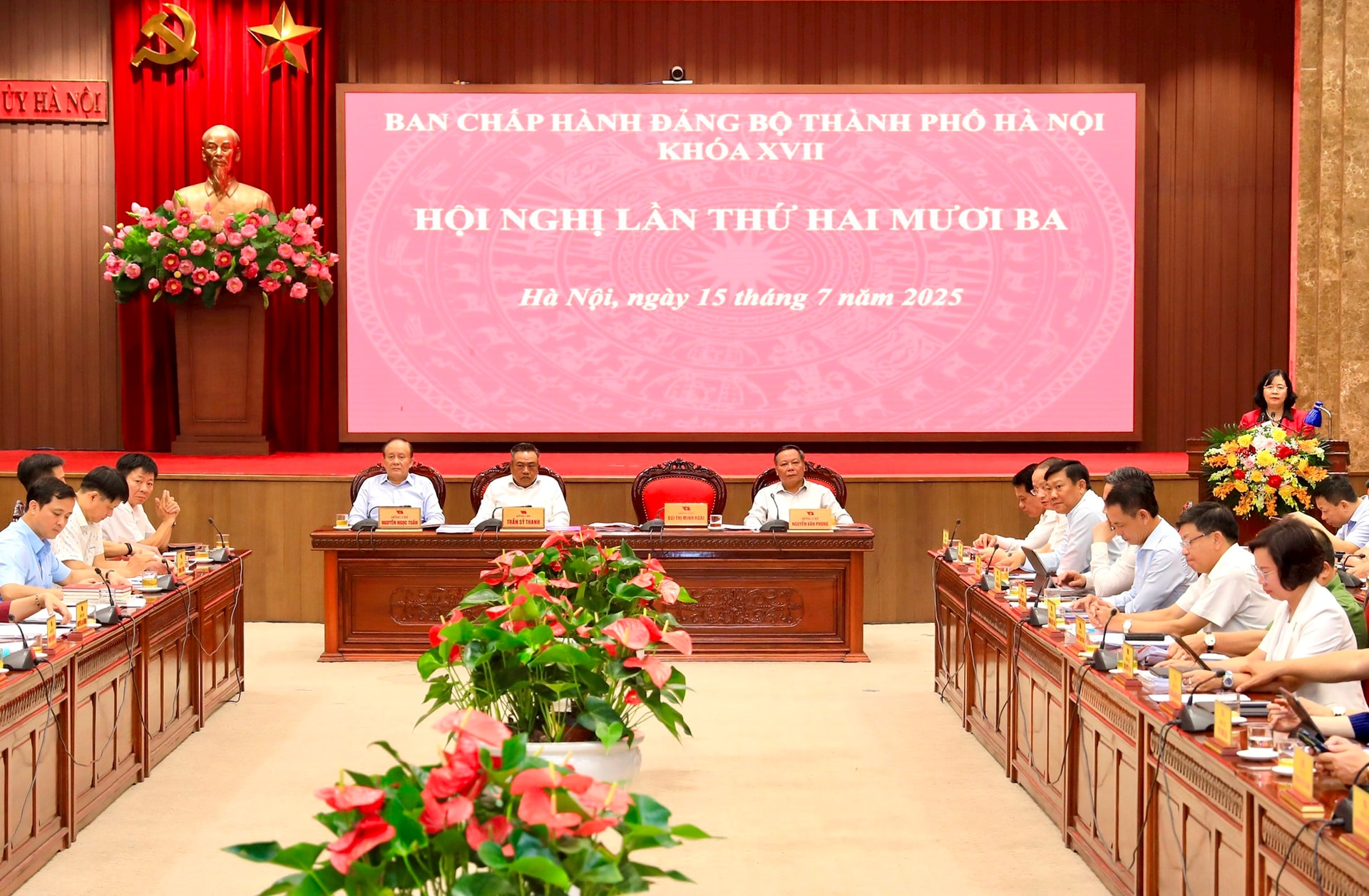 Phát huy vai trò nêu gương, tinh thần trách nhiệm, sâu sát cơ sở, lãnh đạo thực hiện thắng lợi các mục tiêu, nhiệm vụ - ảnh 2