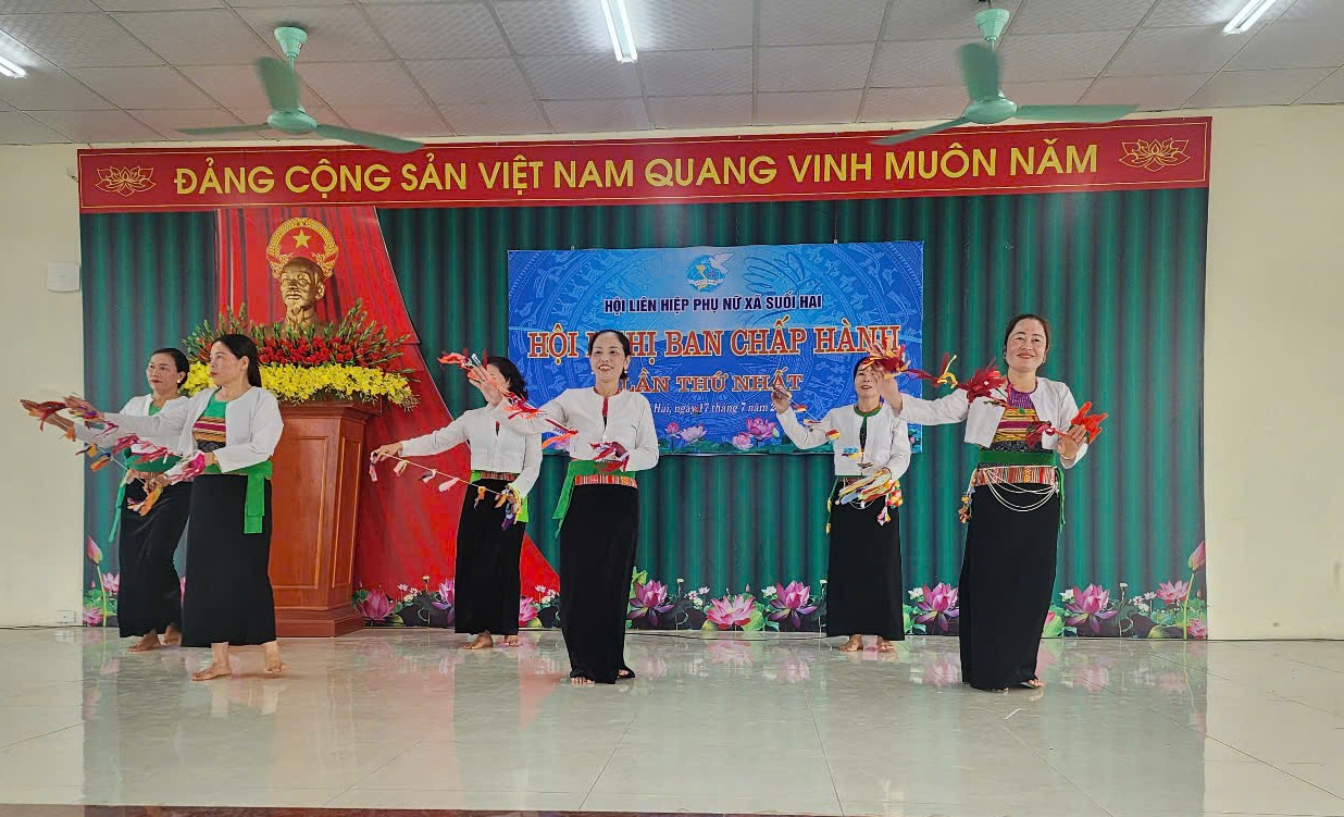 Hội LHPN xã Suối Hai tổ chức Hội nghị BCH lần thứ Nhất và triển khai nhiệm vụ trọng tâm 6 tháng cuối năm 2025 - ảnh 1