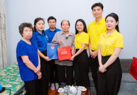 Tuổi trẻ phường Đống Đa khắc ghi đạo lý “Uống nước nhớ nguồn” với nhiều hoạt động ý nghĩa - ảnh 3