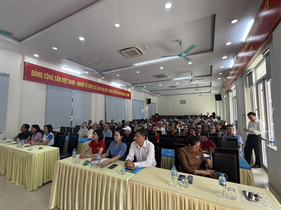 Ủy ban MTTQ Việt Nam phường Kiến Hưng tri ân, trao quà cho các gia đình chính sách - ảnh 5