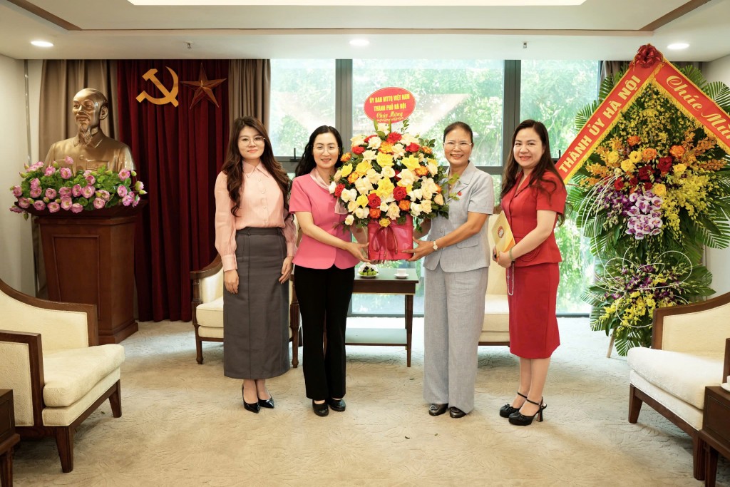 Lãnh đạo MTTQ Việt Nam TP Hà Nội chúc mừng Ban Tuyên giáo và Dân vận Thành uỷ - ảnh 1