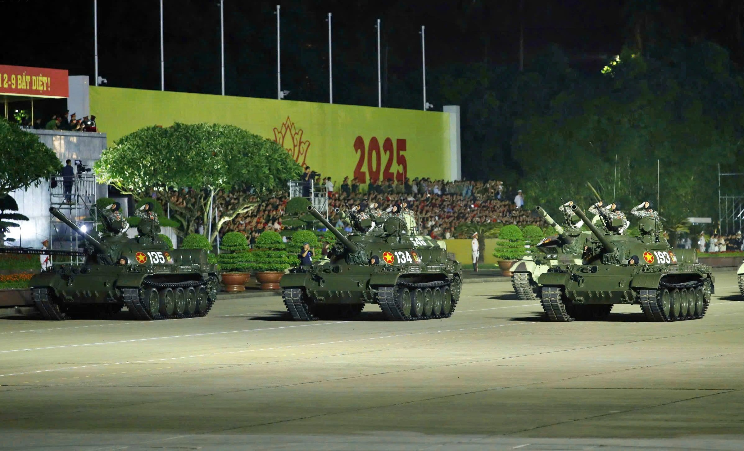 Hôm nay (24/8), tổng hợp luyện diễu binh, diễu hành lần 2 tại Quảng trường Ba Đình - ảnh 2