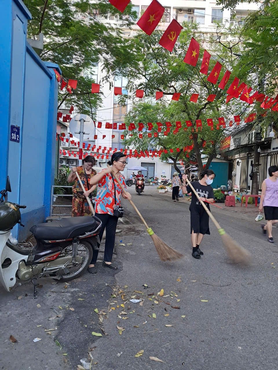 Chung sức, đồng lòng làm đẹp Thủ đô đón Đại lễ của dân tộc - ảnh 2