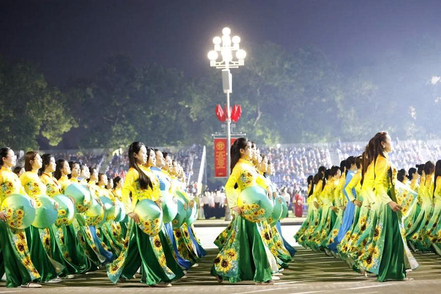 Khối nữ gây ấn tượng mạnh trong buổi sơ duyệt diễu binh, diễu hành - ảnh 5