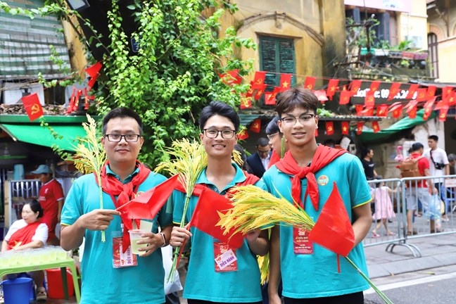 Khối diễu hành Đoàn kết các dân tộc Việt Nam vinh dự, tự hào khi được tham gia lễ diễu binh, diễu hành - ảnh 1