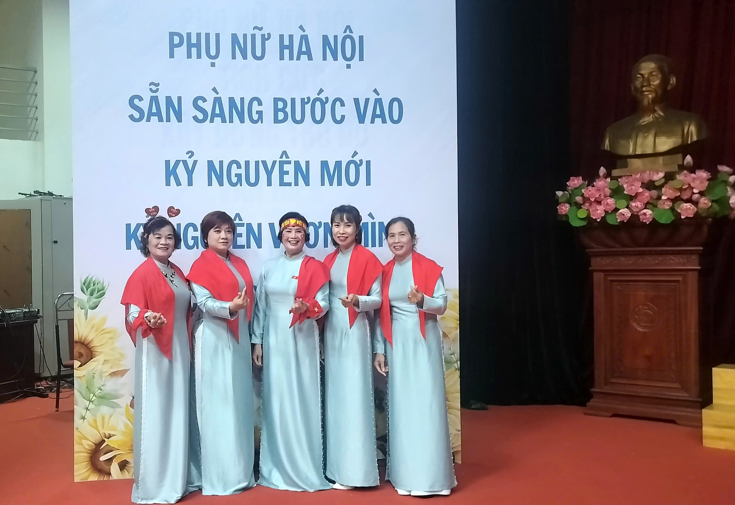 Phụ nữ Thủ đô vinh dự đại diện cho Phụ nữ Việt Nam tham gia Lễ diễu binh, diễu hành 2/9 - ảnh 4