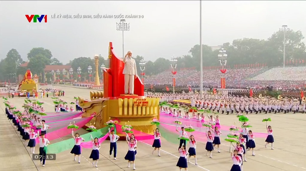 Đội hình diễu binh, diễu hành tái hiện và khẳng định tầm vóc vĩ đại, giá trị to lớn của Cách mạng tháng Tám - ảnh 2