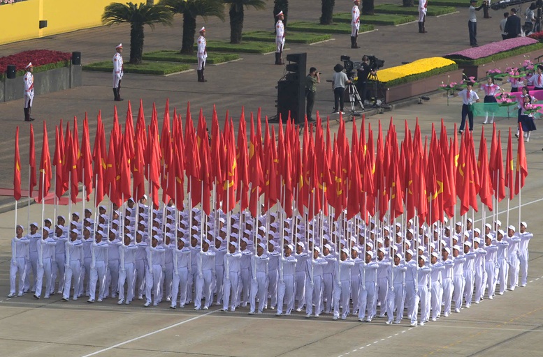 Đội hình diễu binh, diễu hành tái hiện và khẳng định tầm vóc vĩ đại, giá trị to lớn của Cách mạng tháng Tám - ảnh 1