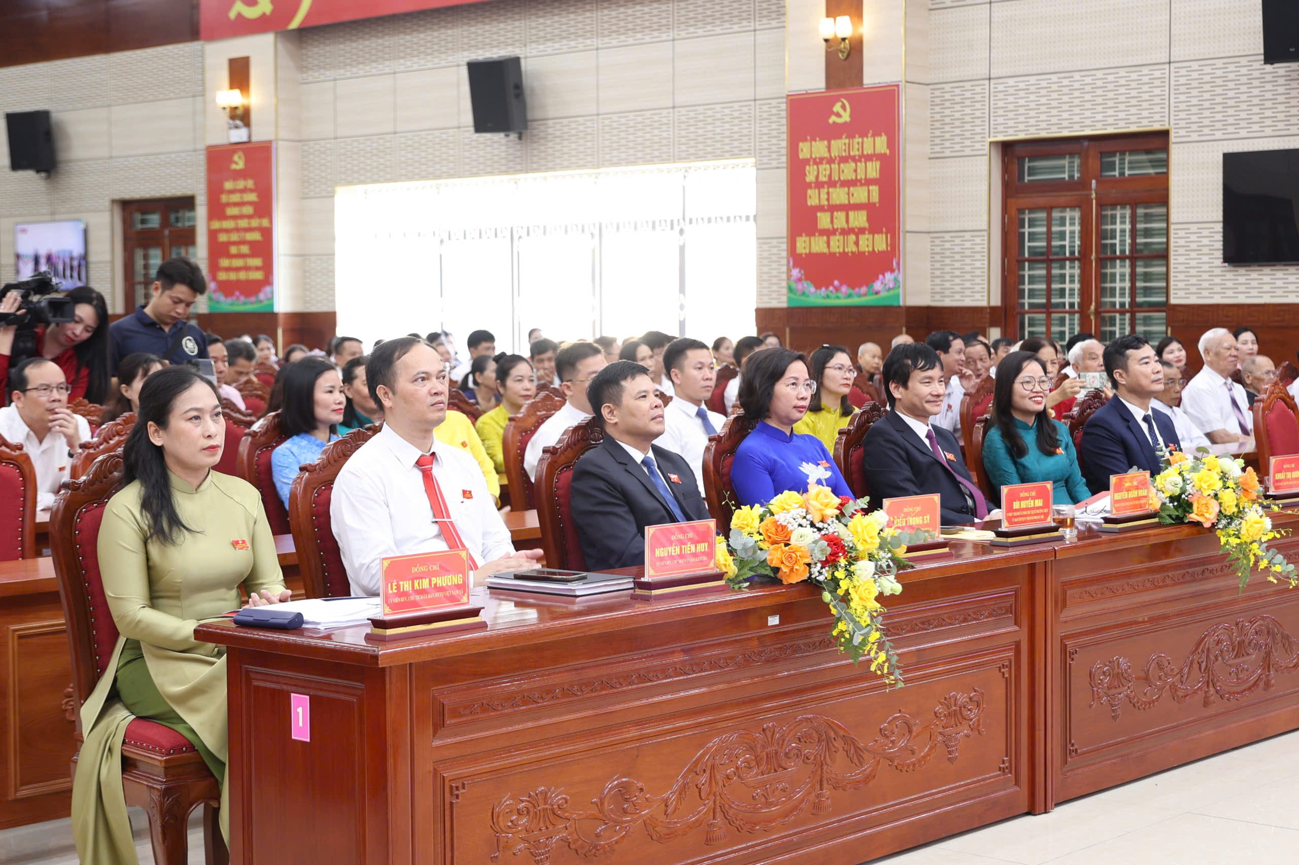 Bà Lê Thị Kim Phương giữ chức Chủ tịch Ủy ban MTTQ Việt Nam xã Phúc Thọ khóa I, nhiệm kỳ 2025-2030 - ảnh 1