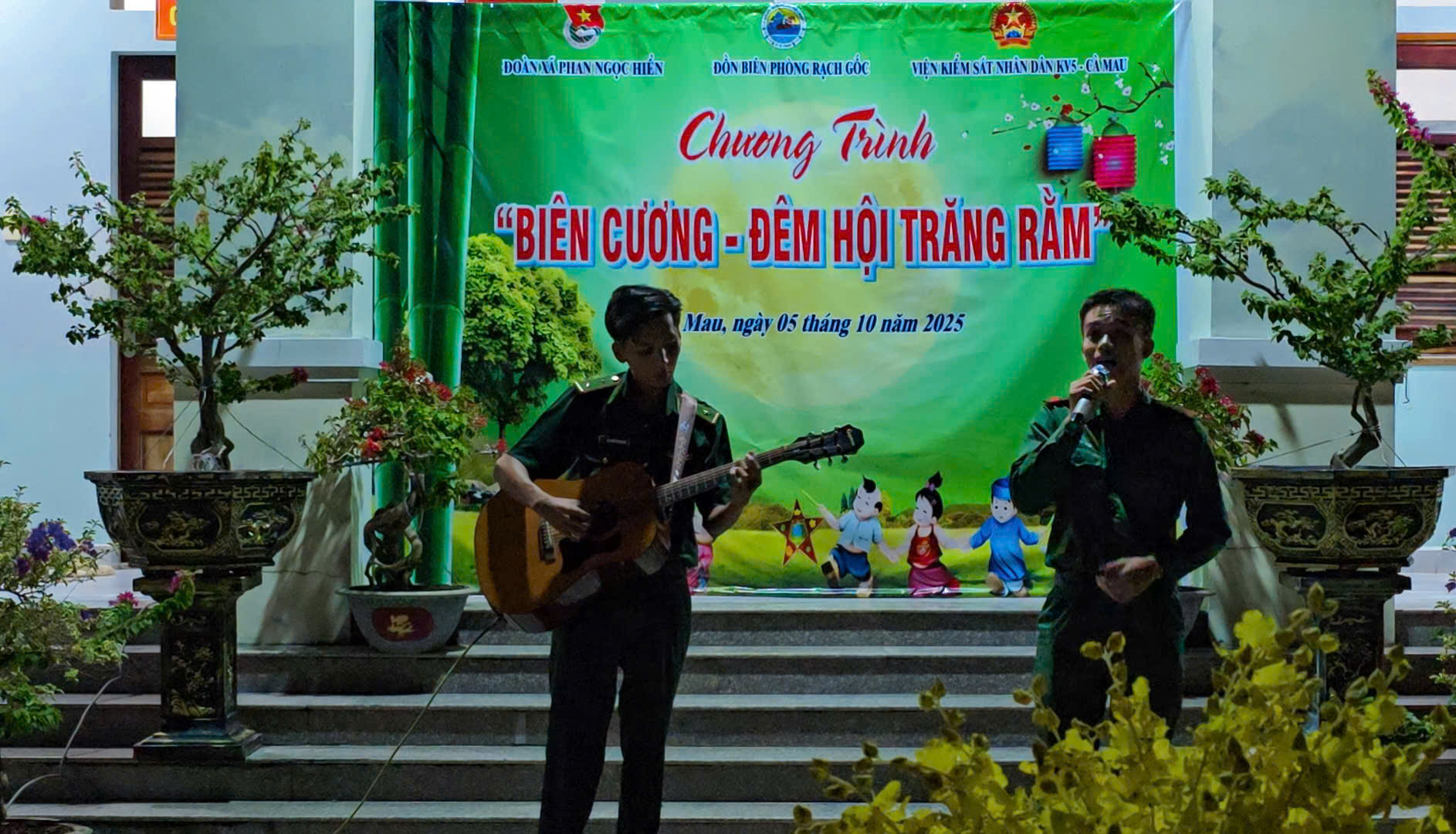 Ấm áp trung Thu nơi cực Nam tổ quốc - ảnh 2