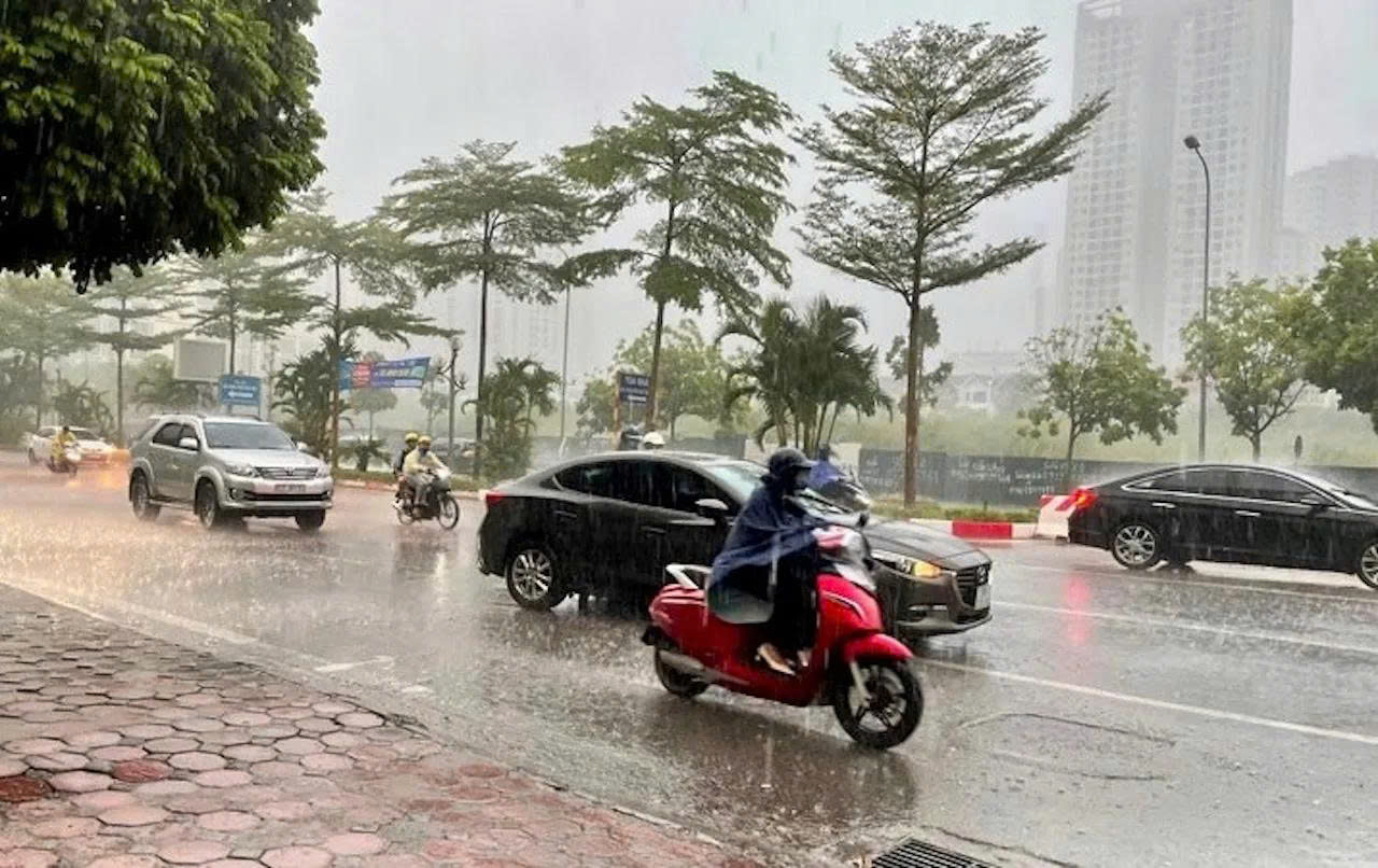 Hà Nội chủ động ứng phó với mưa lớn do hoàn lưu bão số 11 - ảnh 1