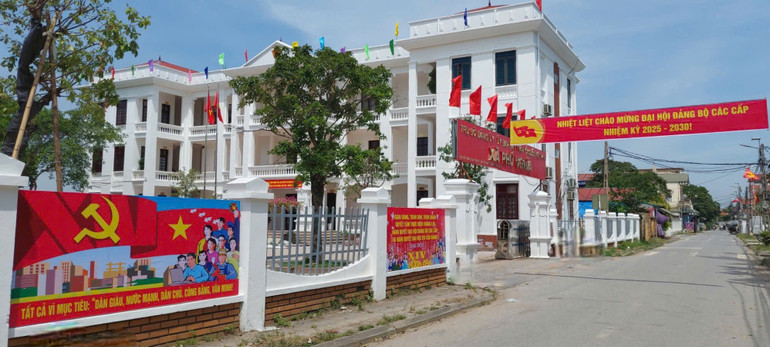 Không khí phấn khởi, rộn ràng từ đường phố đến lòng người trước thềm Đại hội Đảng bộ Thành phố - ảnh 3