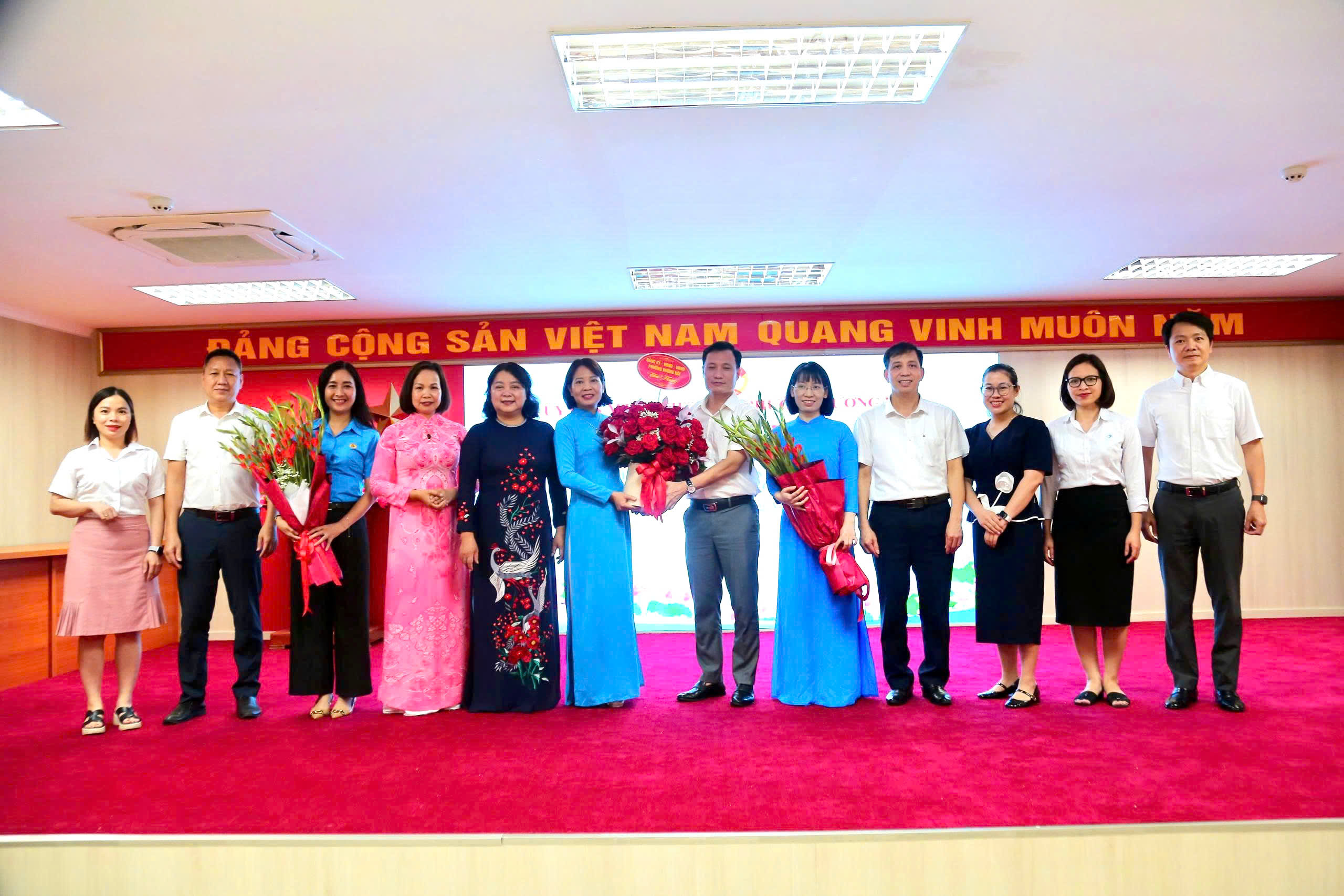 Ra mắt công đoàn phường Dương Nội trực thuộc LĐLĐ thành phố Hà Nội - ảnh 4