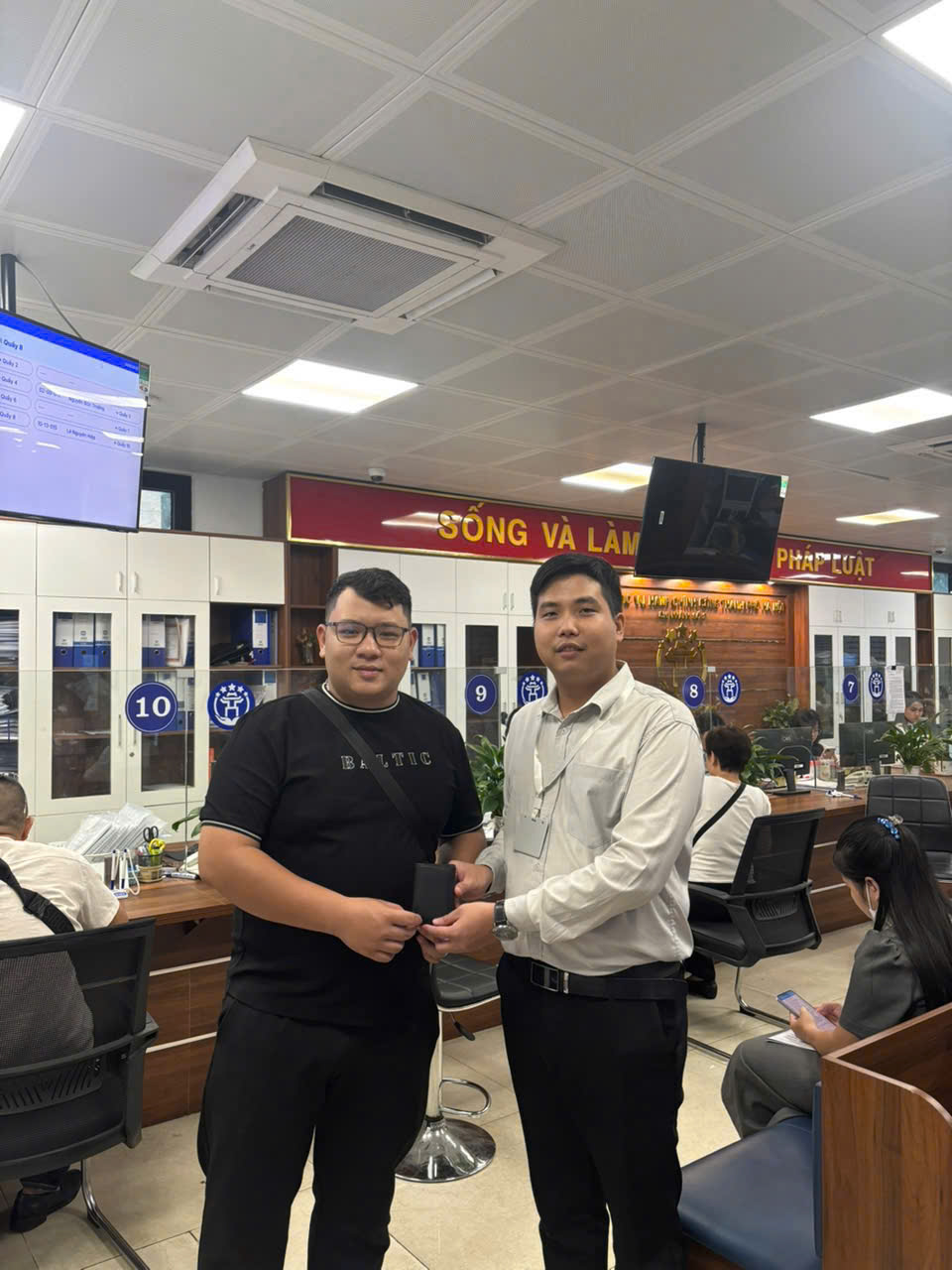 Những tấm lòng tận tụy ở Chi nhánh số 3 - Nơi mỗi công dân đều được đón tiếp bằng nụ cười và sự tận tâm - ảnh 3
