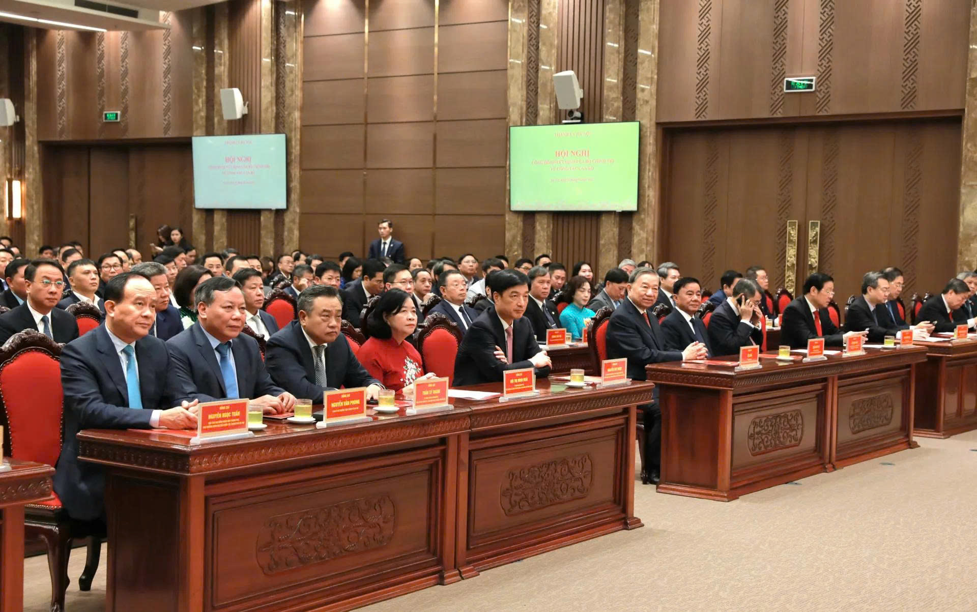 Bộ Chính trị điều động, phân công, chỉ định đồng chí Nguyễn Duy Ngọc giữ chức Bí thư Thành ủy Hà Nội - ảnh 2