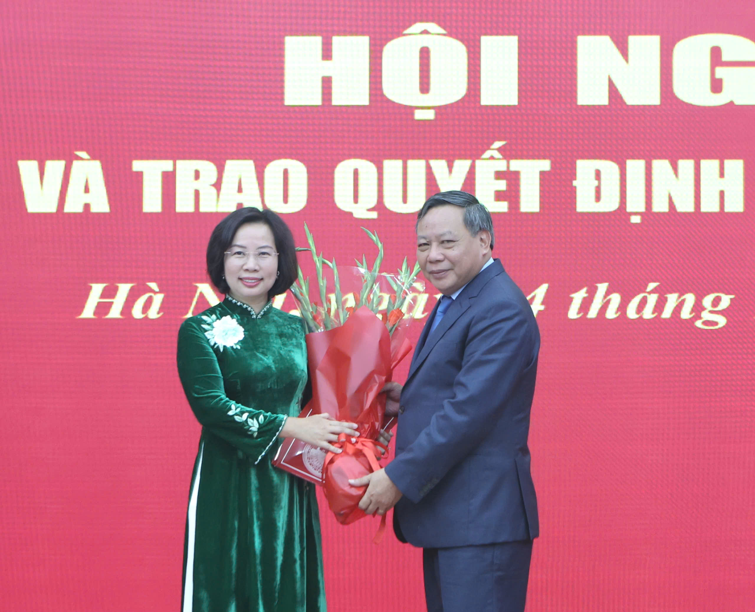 Đồng chí Bùi Huyền Mai giữ chức Chủ tịch Ủy ban MTTQ Việt Nam thành phố Hà Nội khóa 18 - ảnh 2