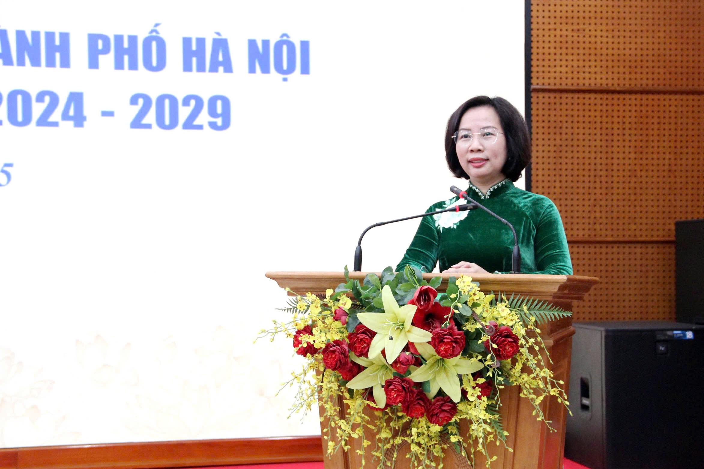 Đồng chí Bùi Huyền Mai giữ chức Chủ tịch Ủy ban MTTQ Việt Nam thành phố Hà Nội khóa 18 - ảnh 6