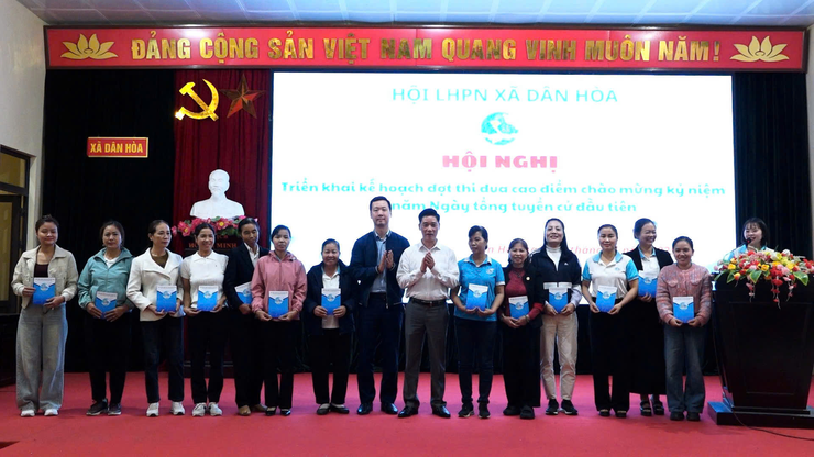 Hội LHPN xã Dân Hòa và Cụm Viettel Thanh Oai ký kết hợp tác về chuyển đổi số, giới thiệu - hỗ trợ việc làm cho phụ nữ - ảnh 7