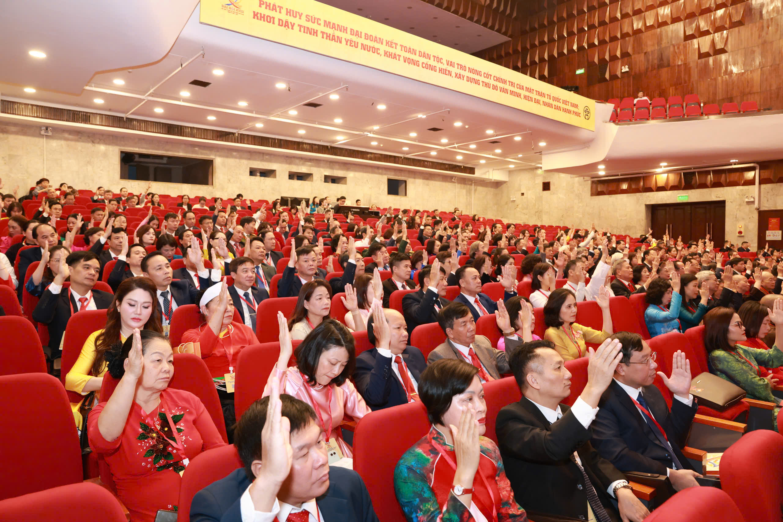 Tập thể Ủy ban MTTQ Việt Nam Thành phố nhận Bằng khen của Thủ tướng Chính phủ - ảnh 4