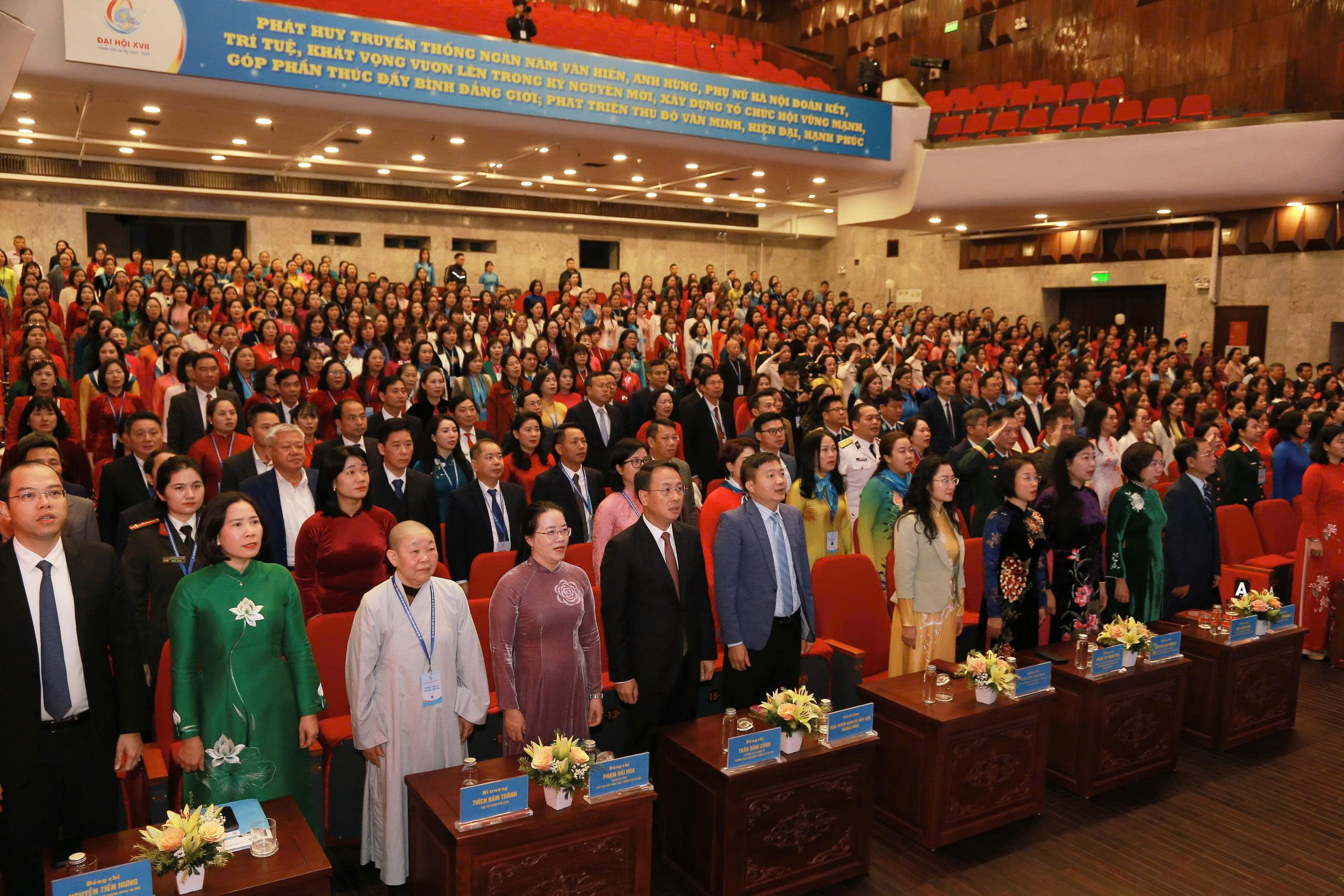 Xây dựng tổ chức Hội LHPN Hà Nội thực sự vững mạnh, tiêu biểu trong phong trào phụ nữ cả nước - ảnh 1