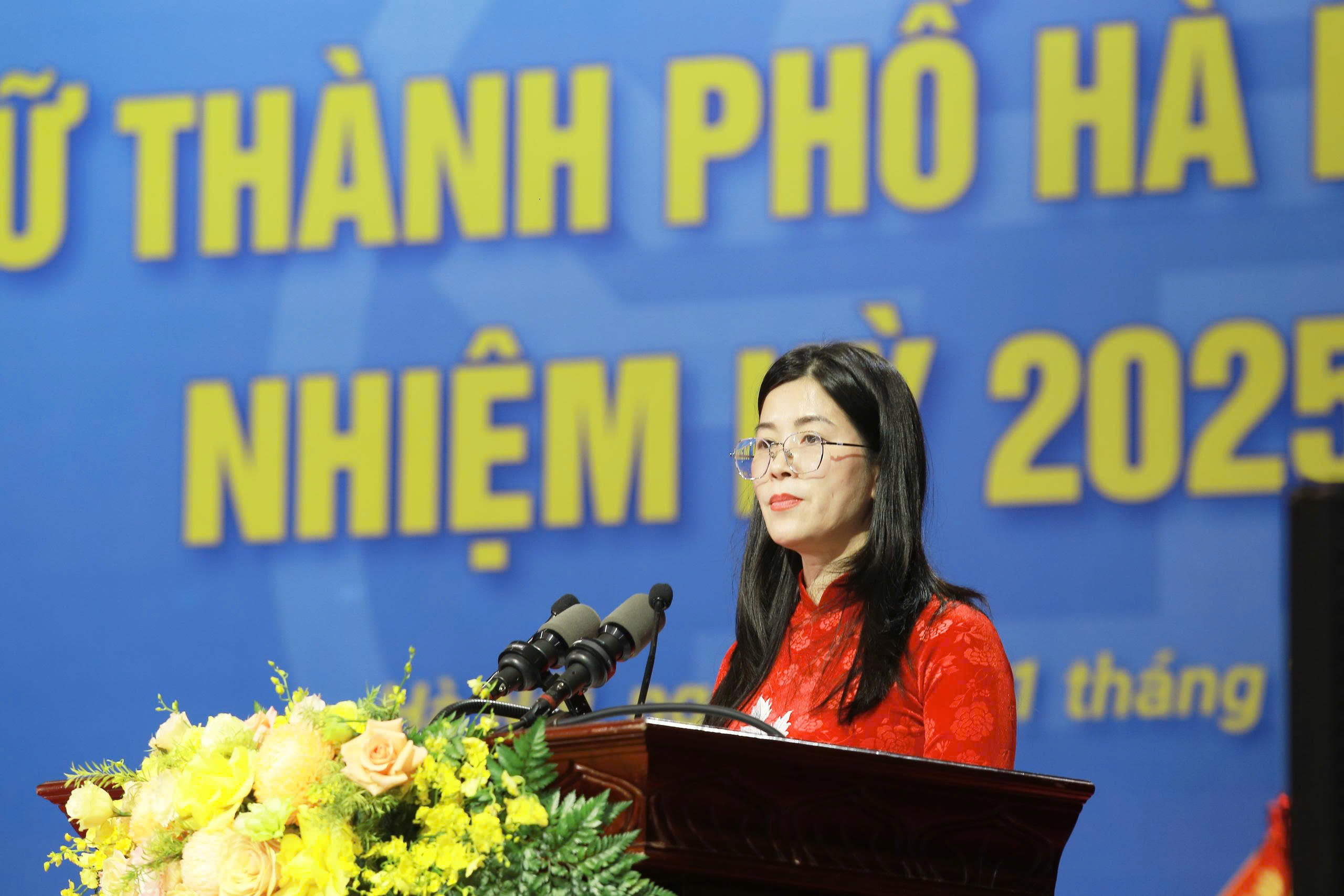 ​  65 đồng chí trúng cử Ban Chấp hành Hội LHPN TP Hà Nội khóa XVII, nhiệm kỳ 2025-2030 - ảnh 2