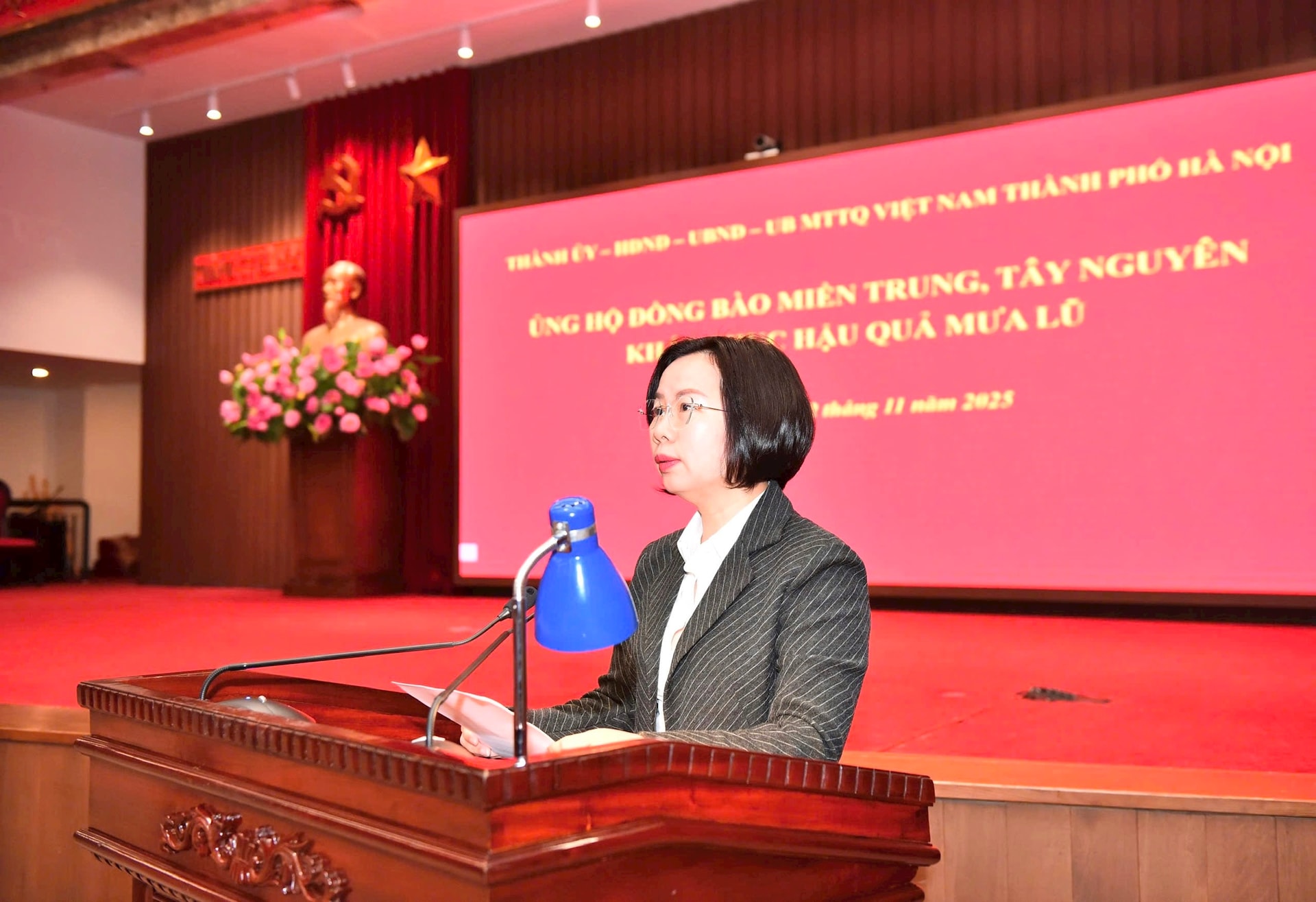  Hà Nội tích cực ủng hộ đồng bào miền Trung, Tây Nguyên khắc phục hậu quả mưa lũ - ảnh 3