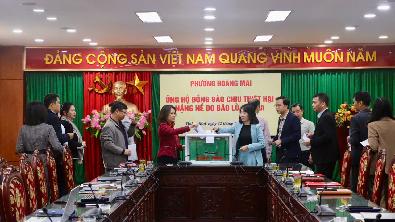  Hà Nội tích cực ủng hộ đồng bào miền Trung, Tây Nguyên khắc phục hậu quả mưa lũ - ảnh 4