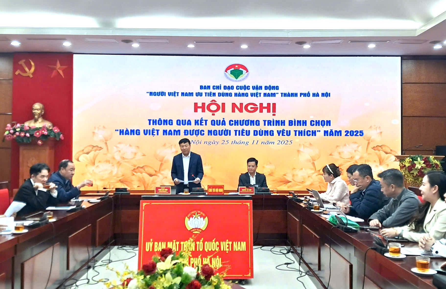 Tôn vinh “Hàng Việt Nam được người tiêu dùng yêu thích” - ảnh 1