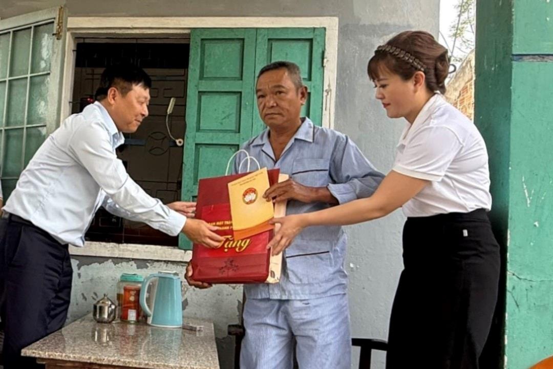 Mang yêu thương của người Hà Nội gửi tới nhân dân tỉnh Gia Lai bị ảnh hưởng bởi mưa lũ - ảnh 8