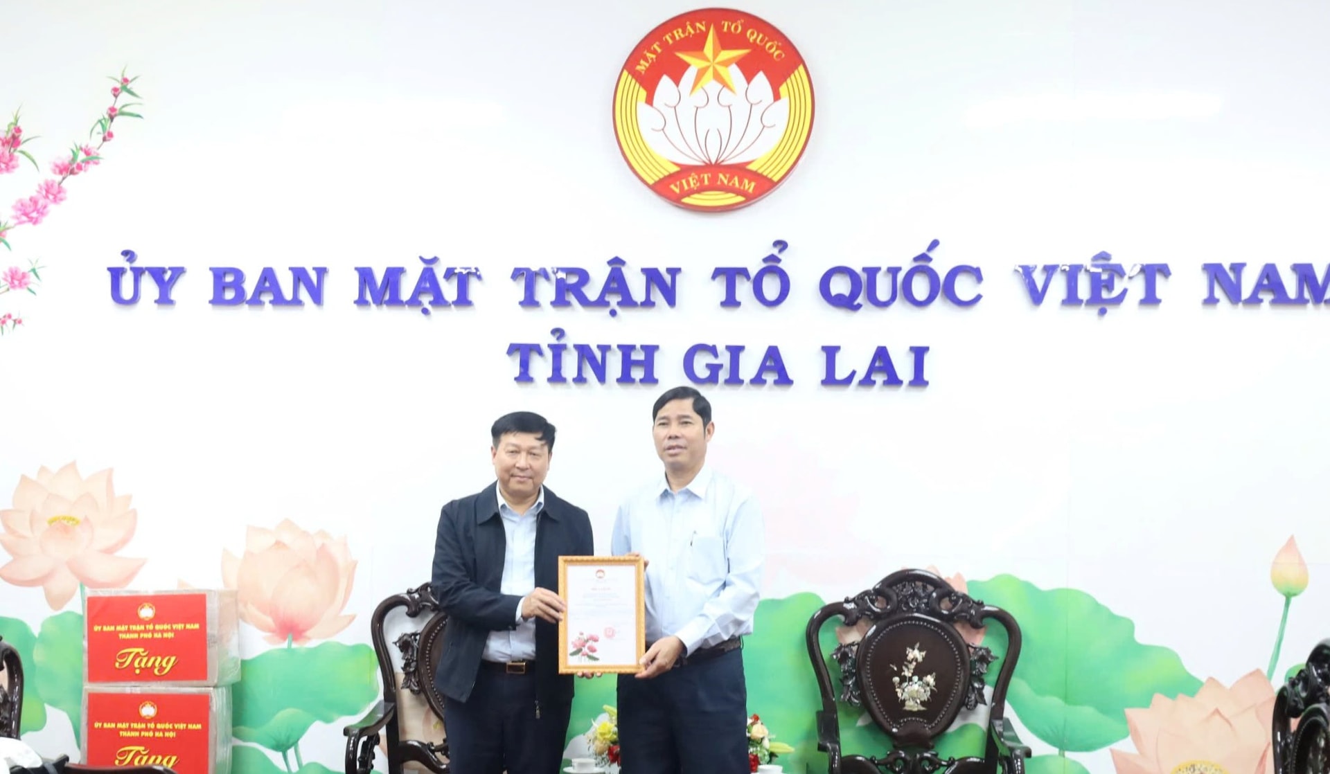 Mang yêu thương của người Hà Nội gửi tới nhân dân tỉnh Gia Lai bị ảnh hưởng bởi mưa lũ - ảnh 3