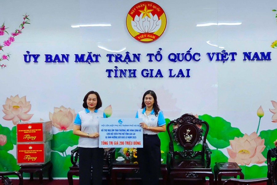 Ủy ban MTTQ Việt Nam TP Hà Nội thăm, chia sẻ khó khăn, gửi tặng 50 tấn nhu yếu phẩm tới Nhân dân tỉnh Gia Lai  ​ - ảnh 4