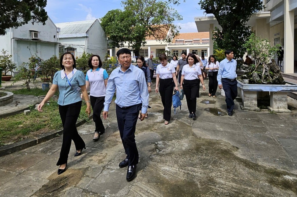 Ủy ban MTTQ Việt Nam TP Hà Nội thăm, chia sẻ khó khăn, gửi tặng 50 tấn nhu yếu phẩm tới Nhân dân tỉnh Gia Lai  ​ - ảnh 3