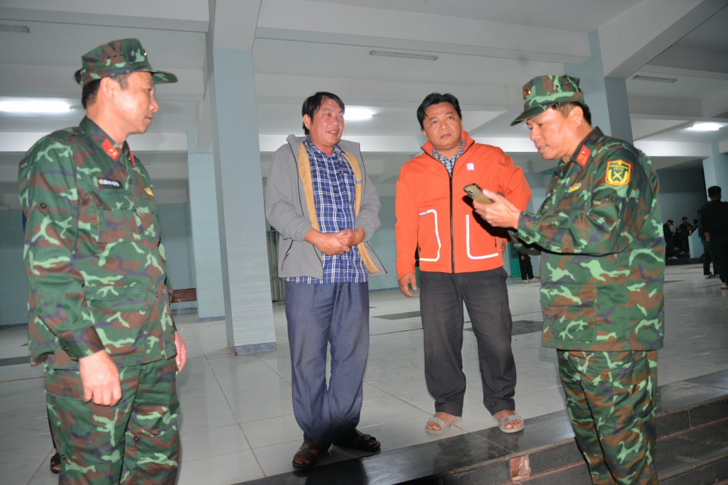 ​   30 tấn hàng - tình cảm sâu nặng của người dân Thủ đô đã kịp thời đến với đồng bào Gia Lai - ảnh 3