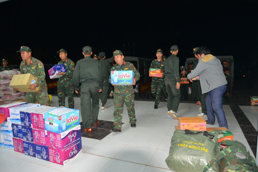 ​   30 tấn hàng - tình cảm sâu nặng của người dân Thủ đô đã kịp thời đến với đồng bào Gia Lai - ảnh 1