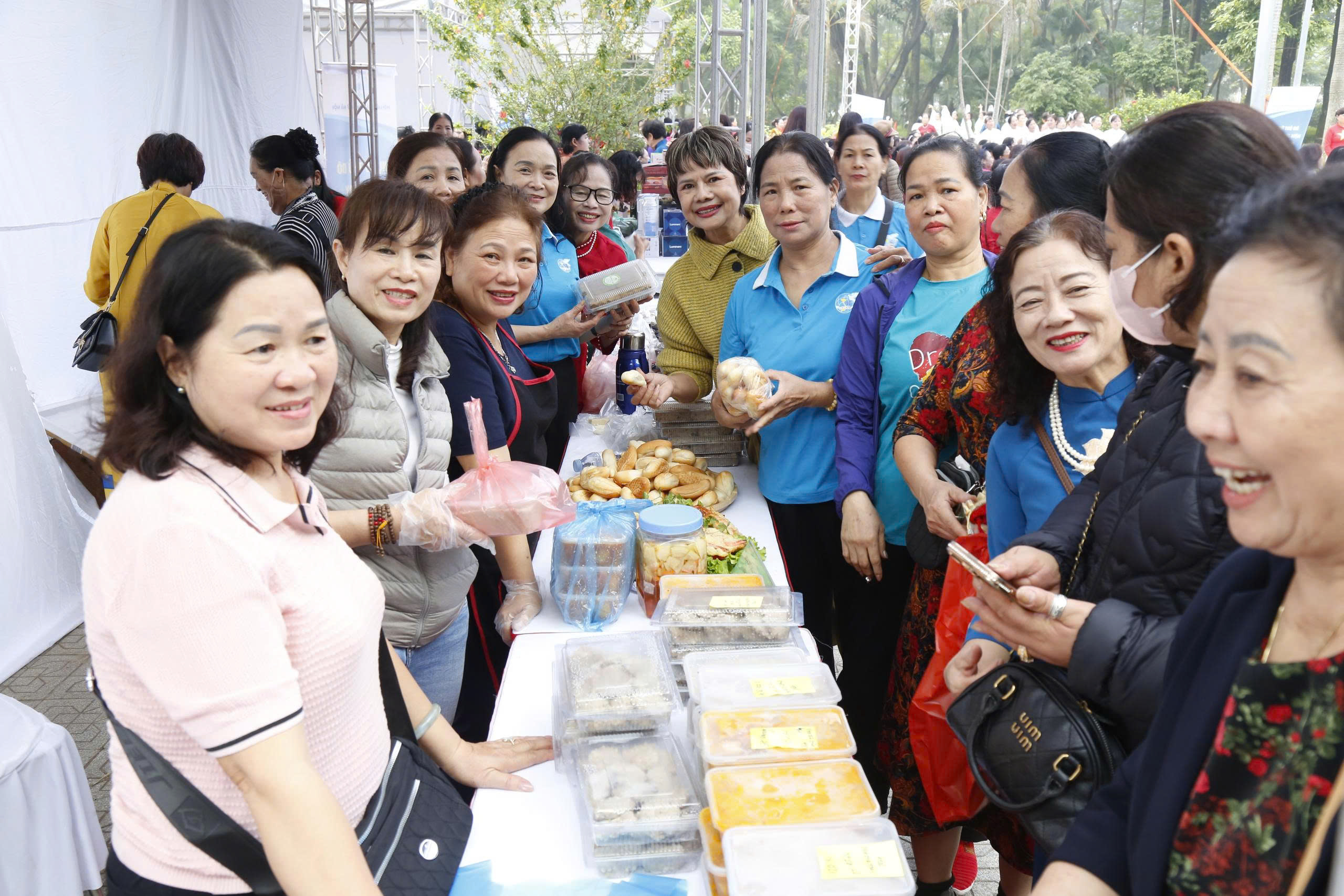 Phụ nữ Hà Đông góp phần lan tỏa văn hóa tiêu dùng hàng Việt - ảnh 3