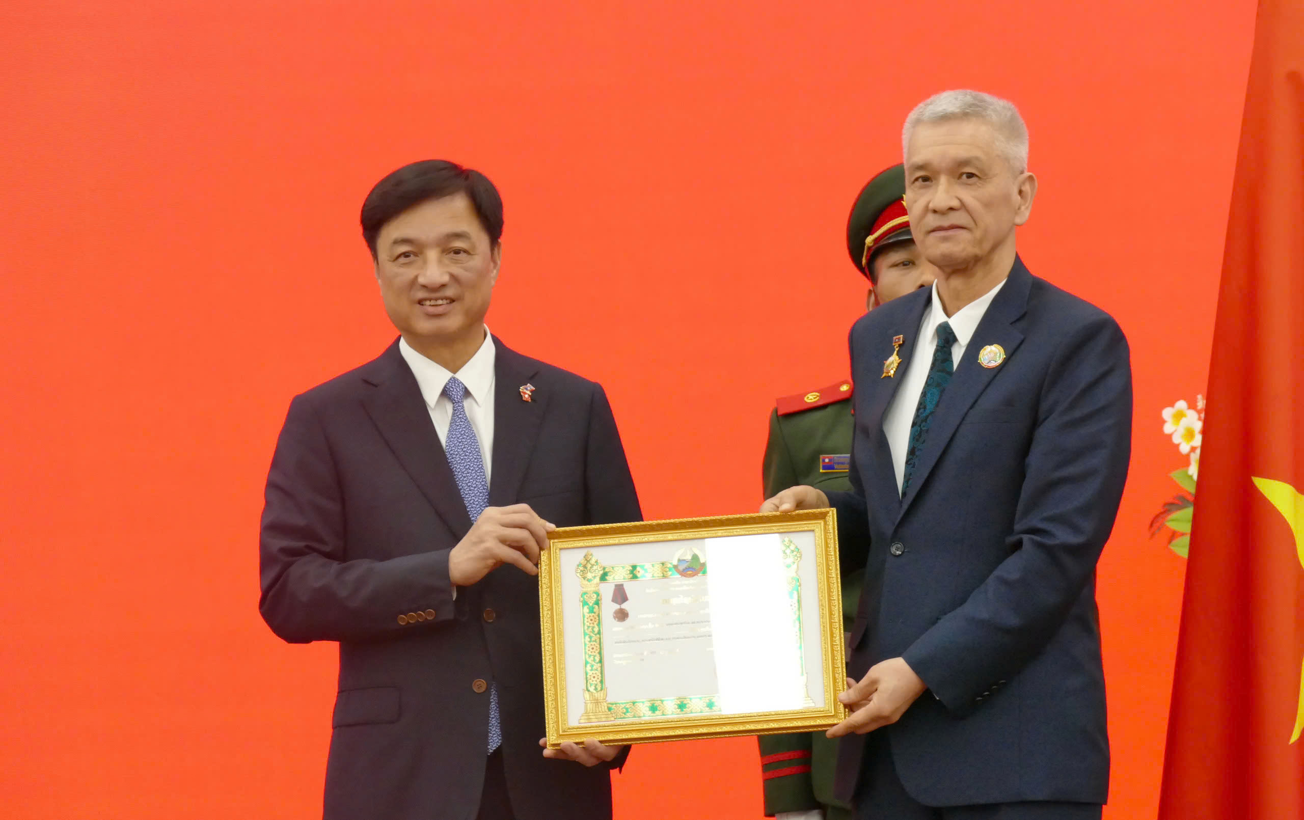 Hà Nội và Viêng Chăn tiếp tục hợp tác chặt chẽ, bền vững - ảnh 1