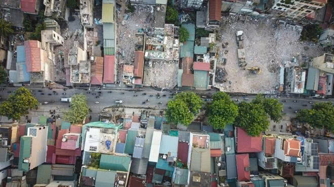  Chủ tịch UBND các phường sẽ chịu trách nhiệm về việc chậm tiến độ giải phóng mặt bằng dự án đường Vành đai 1, đoạn Hoàng Cầu - Voi Phục - ảnh 1