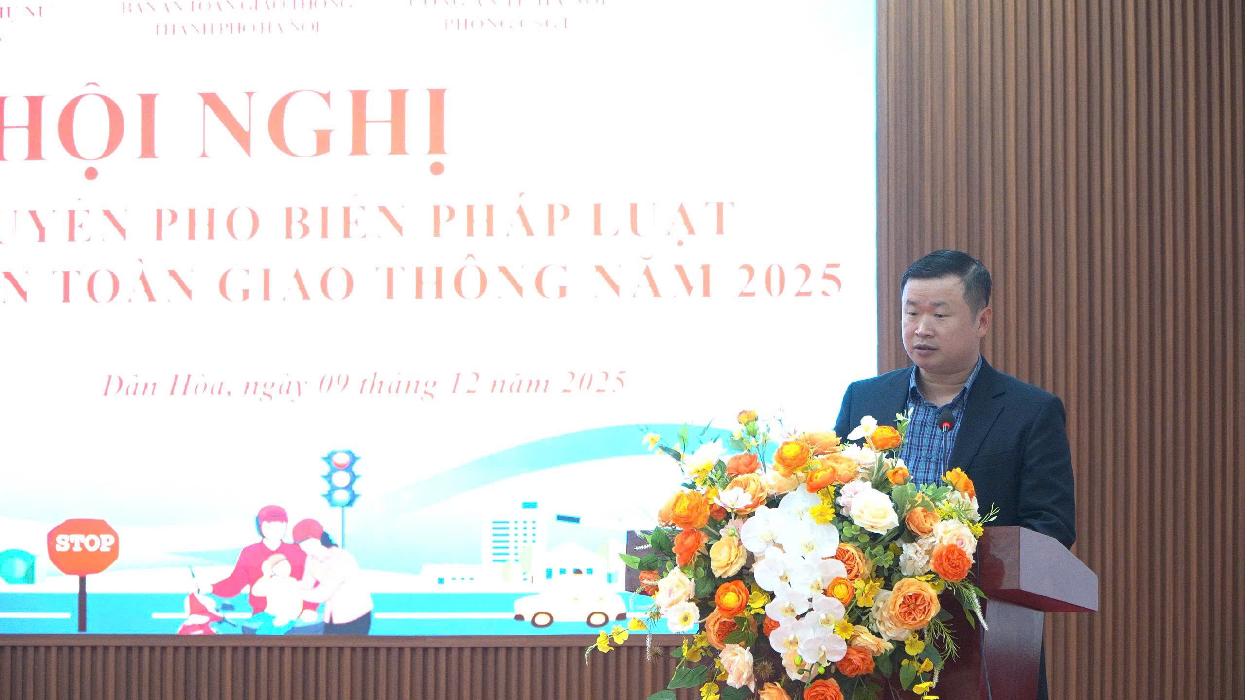 Hội LHPN xã Dân Hòa tuyên truyền về An toàn giao thông cho cán bộ, hội viên phụ nữ - ảnh 2