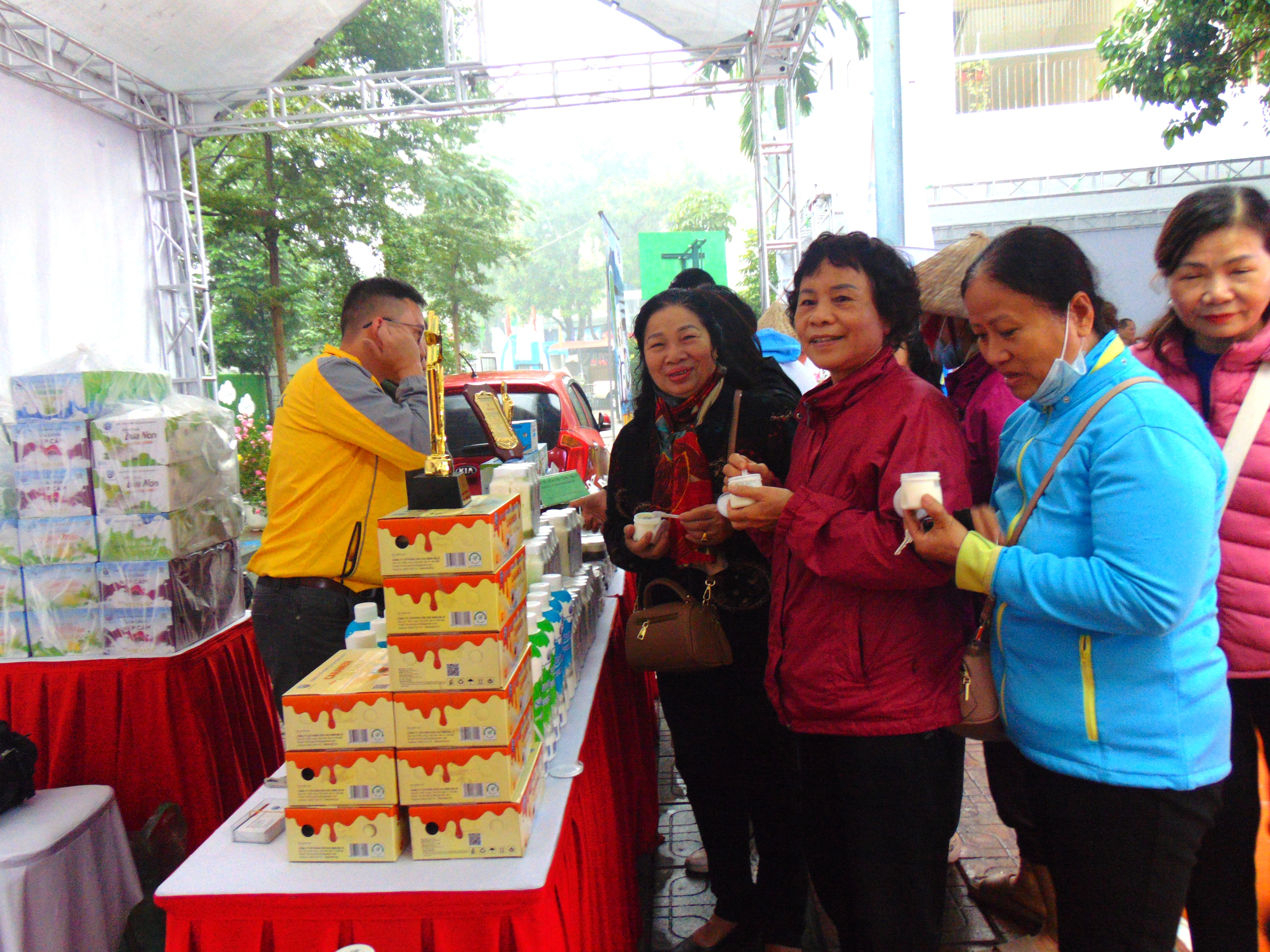  Phụ nữ Thủ đô đồng hành cùng hàng Việt Nam chất lượng cao - ảnh 10