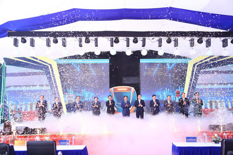 Hà Nội: Khởi công tuyến đường sắt đô thị số 5 Văn Cao - Hoà Lạc - ảnh 1